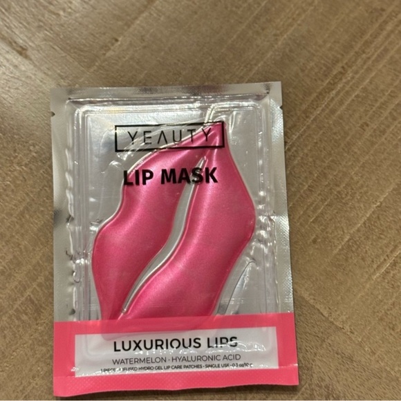 Lip Masks - Picture 3 of 3